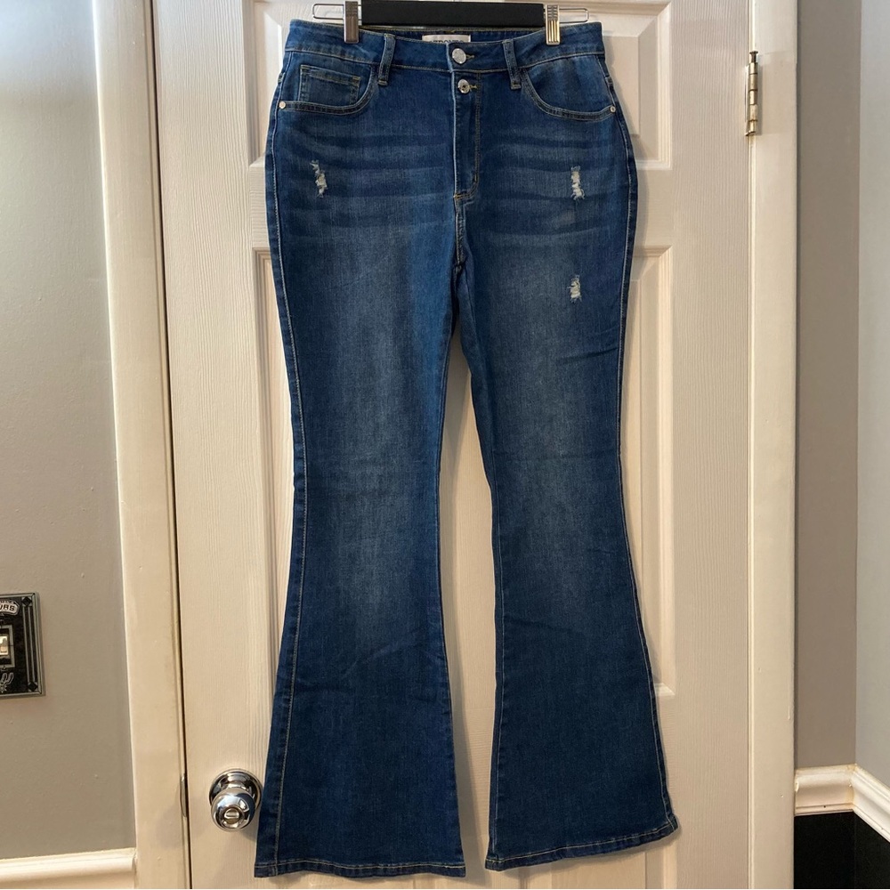 Like New Vipones Flared Women's Jeans Size 12